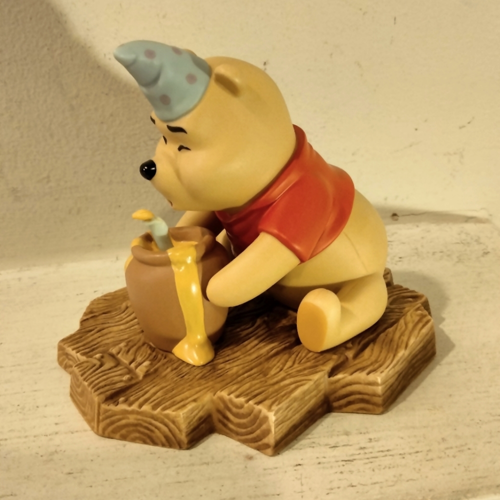 New Disney Pooh & Friends Hip Hip Poohray for Birthdays figurine